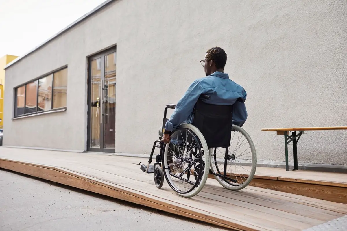 wheelchair-accessible hot tubs